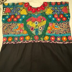 Stunning vibrant vintage Mexican huitpil , freeish size